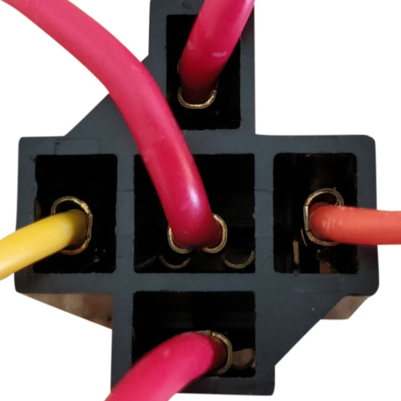 Prise unipolaire de 12 volts et faisceau de câbles pour relais unipolaire à double course (SPDT) Product Image